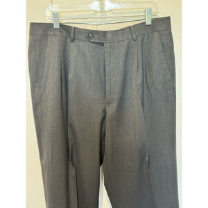 Joseph & Feiss men’s wool blend pleated cuffed dress pants Size 36x32 Dark gray